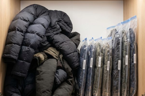 Вакууматор для одягу: Як зберегти місце в шафі зимою