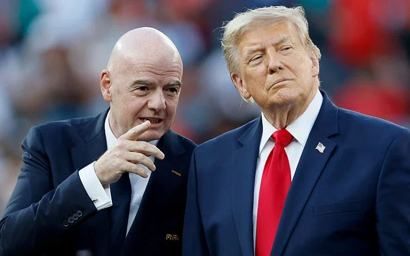 Дональд Трамп та голова ФІФА Джанні Інфантіно під час публічного заходу