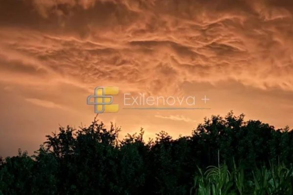 Безпілотники вночі вдарили по нафтобазі у Ставропіллі: що відомо про пожежу