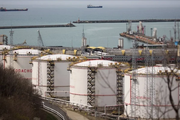 Розрахунки Reuters: липневі нафтогазові доходи росії можуть зрости на 60%