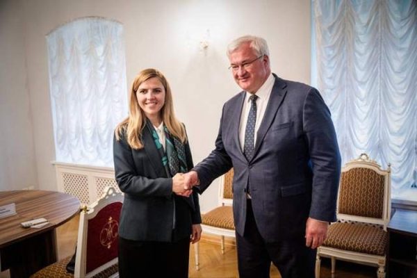 Петрова-Чамова у Києві: дипломатія недостатньо використовується для завершення війни