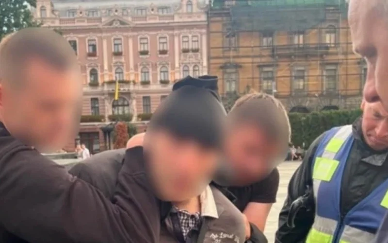 Затриманий чоловік у Львові (фото Поліції Львівщини)