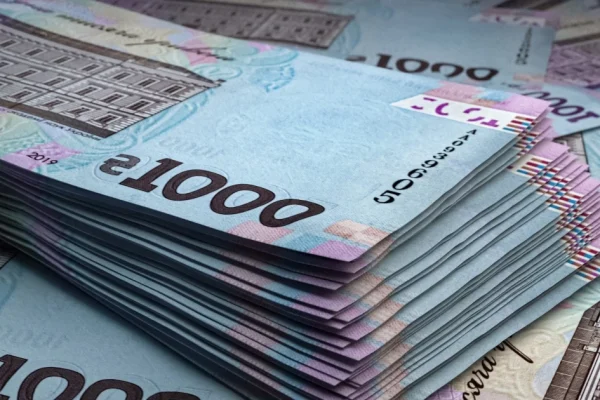 Зарплатний зріз Держстату: 5,9% зростання у червні та борг 3,8 млрд грн