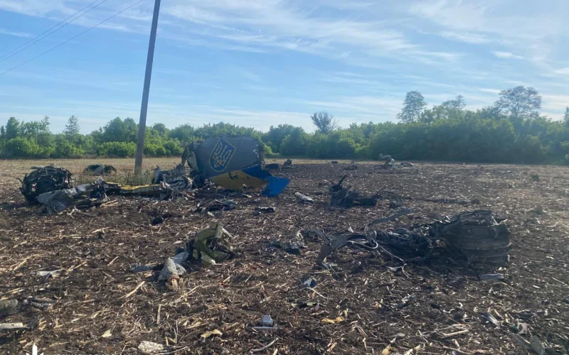 Помаранчевий бортовий реєстратор, вилучений з місця падіння Су-24М 7-ї бригади тактичної авіації