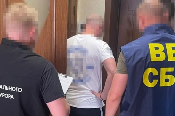 Викриття у Хмельницькій ОВА: заступник голови підозрюється у систематичних «відкатах»