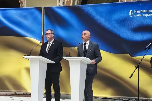 НБУ випустить монету на честь Іоанна Павла ІІ: ідею представили Пишний і Юраш