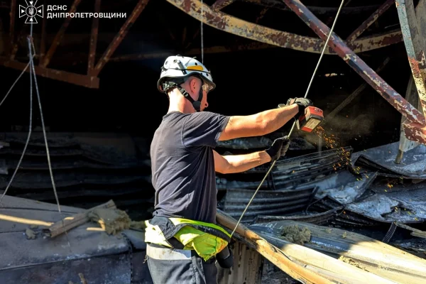 Хто керував рятувальною операцією на завалах ТЦ у Кривому Розі