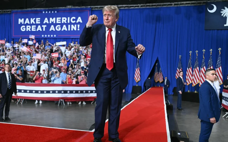 Президент США Дональд Трамп під час виступу на мітингу в Мертл-Біч, штат Південна Кароліна