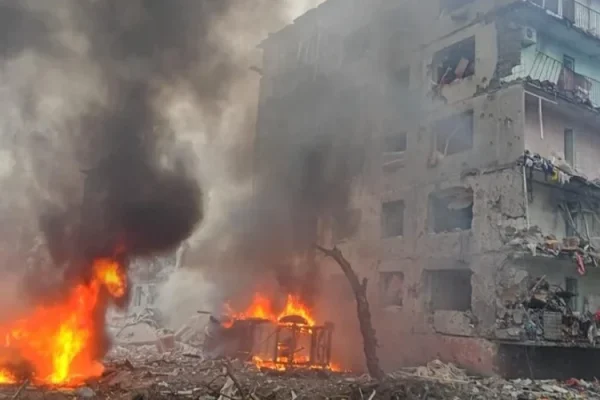 Авіаудар по Олександрівці: під завалами шукають людей, відомо про загиблих і поранених