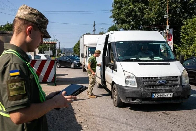Пункт пропуску на українсько-румунському державному кордоні у Закарпатській області