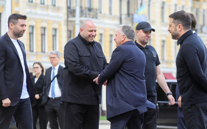 Представники президента США Стів Віткофф, Джаред Кушнер та президент України Володимир Зеленський у Києві, 6 вересня 2026