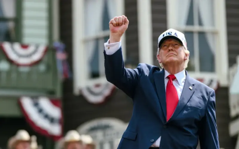 Дональд Трамп під час спілкування з журналістами у Білому домі