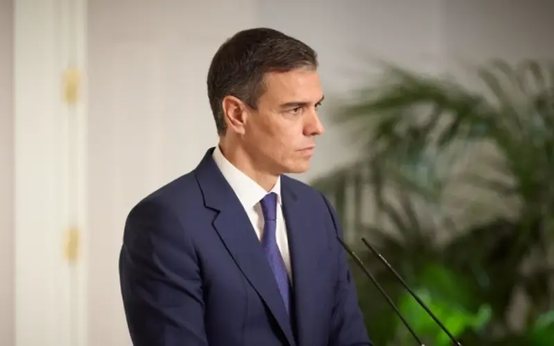 Педро Санчес під час телевізійного звернення з палацу Монклоа в Мадриді