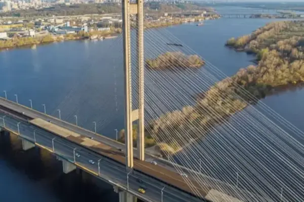 Віталій Кличко повідомив про закриття Південного мосту через атаку